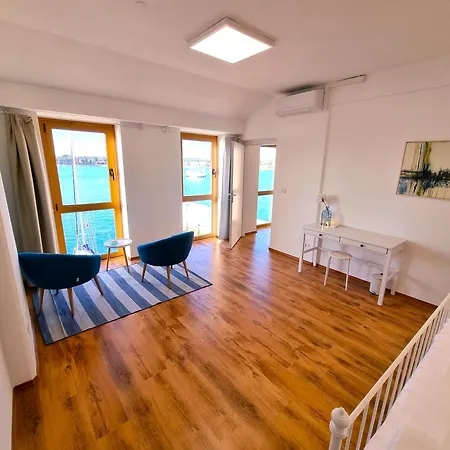 Center Seafront Seaview Old Town 2