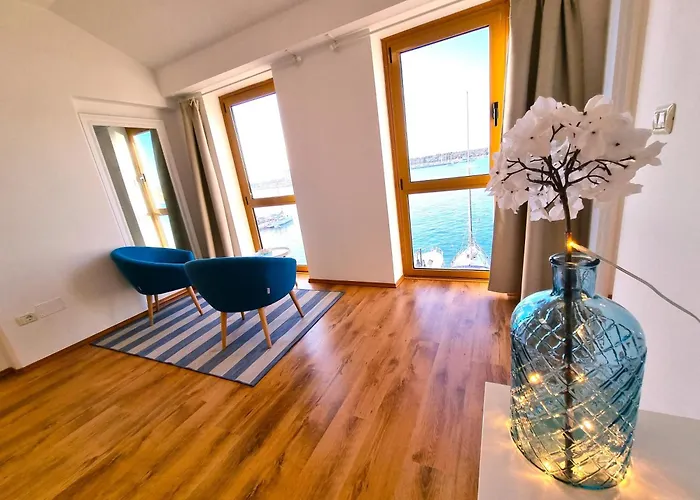 Center Seafront Seaview Old Town 2 * Ουμάγκ